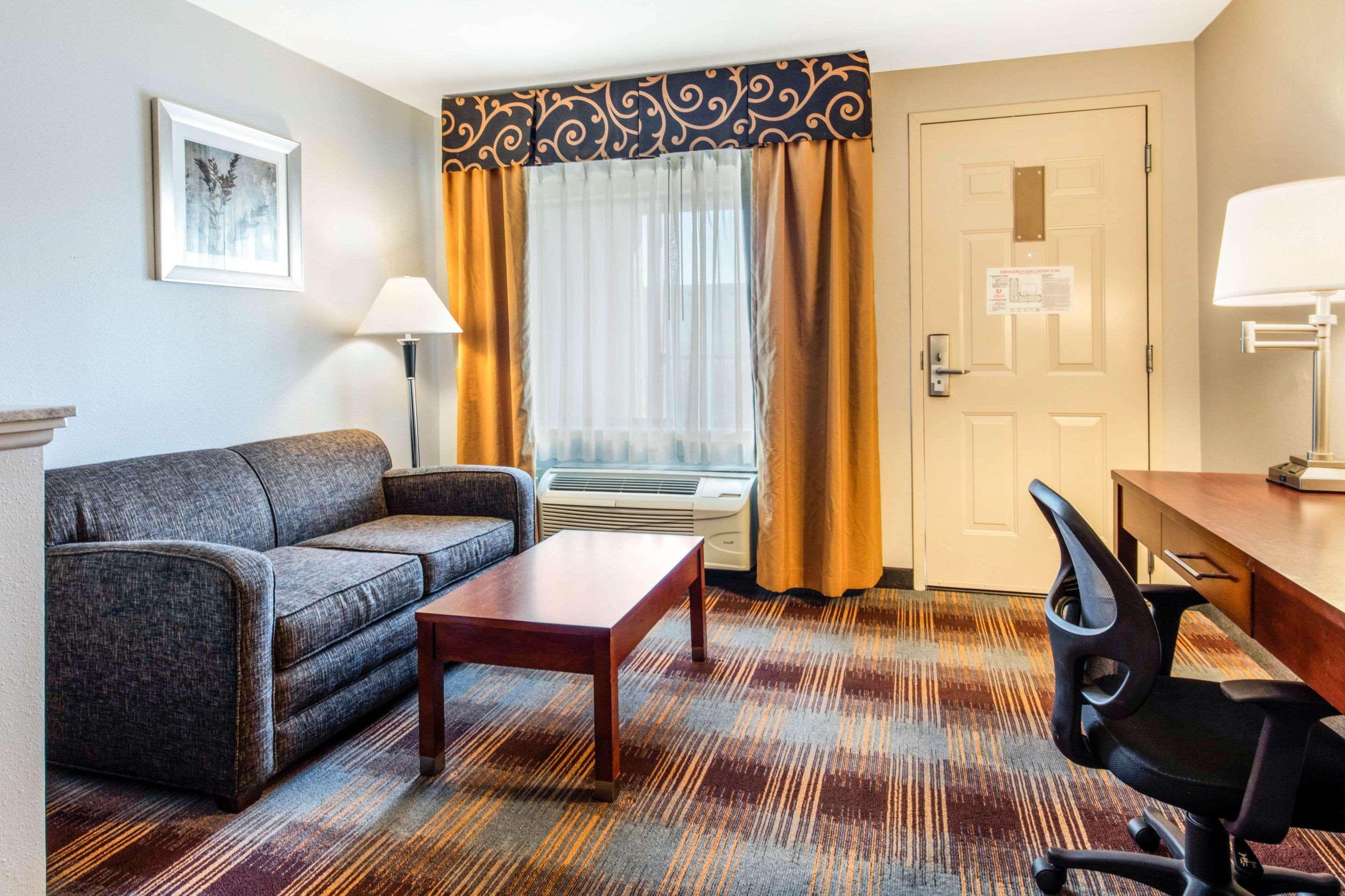 Quality Inn Airport I-240 Memphis Bagian luar foto