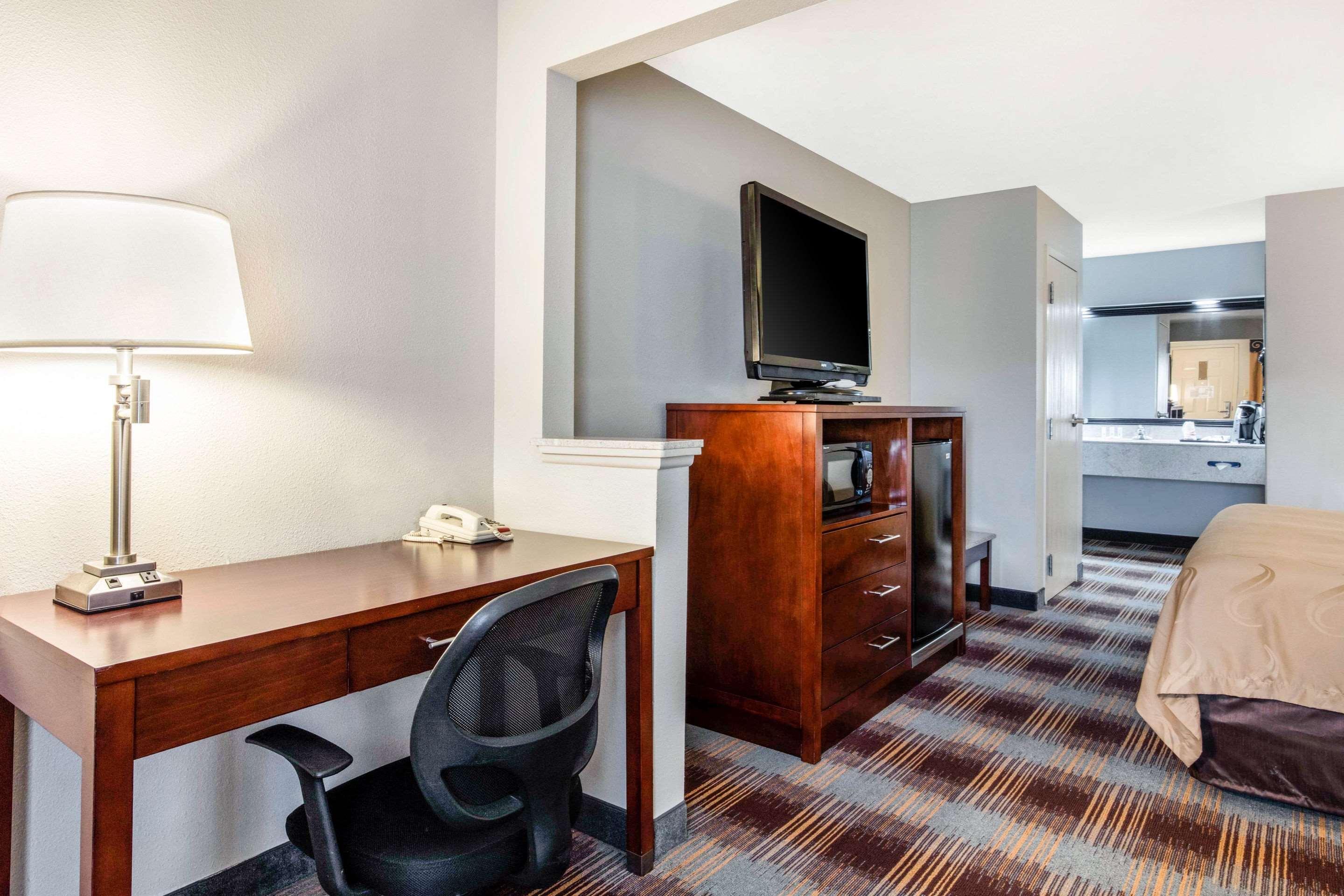 Quality Inn Airport I-240 Memphis Bagian luar foto