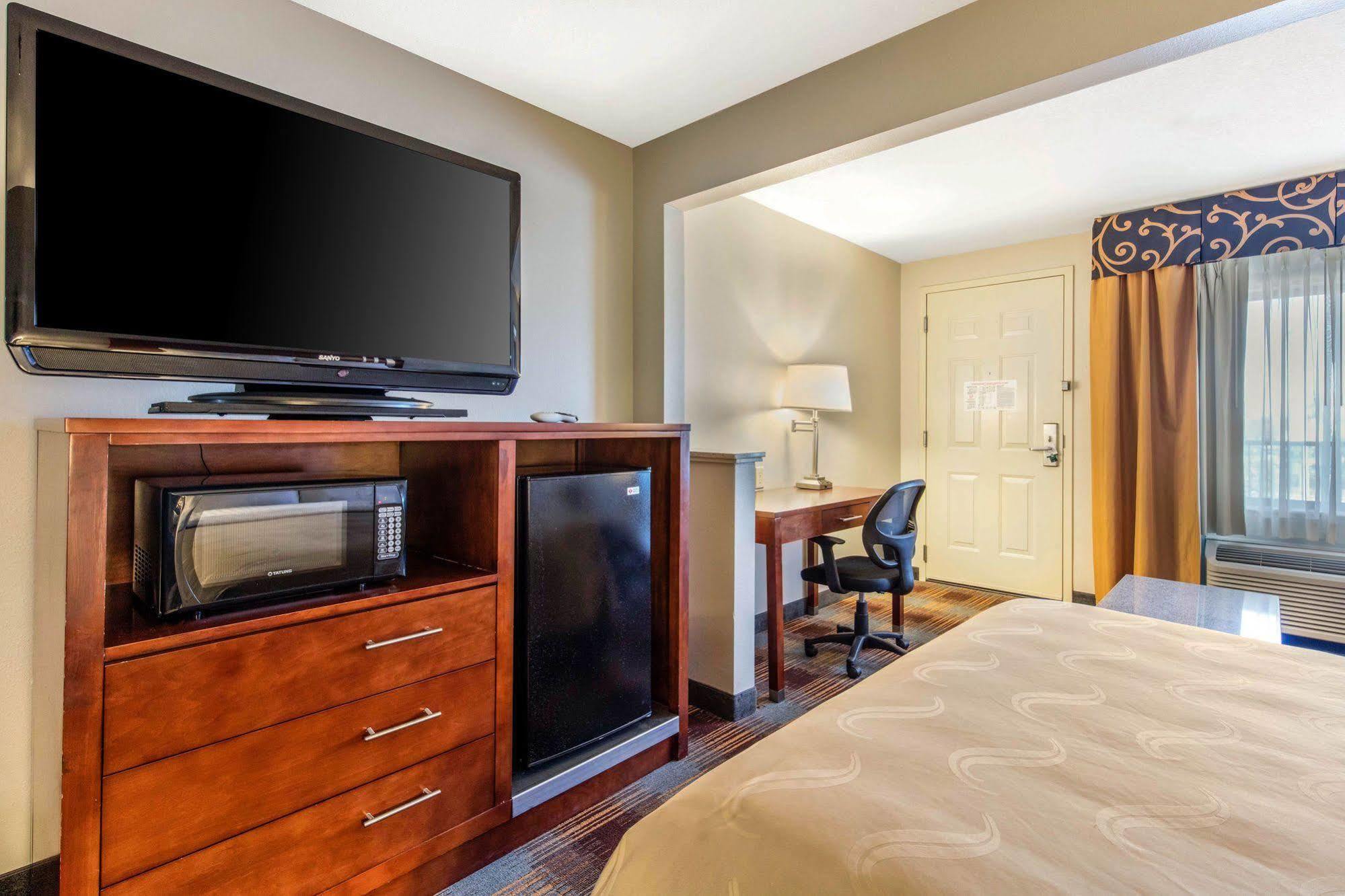 Quality Inn Airport I-240 Memphis Bagian luar foto