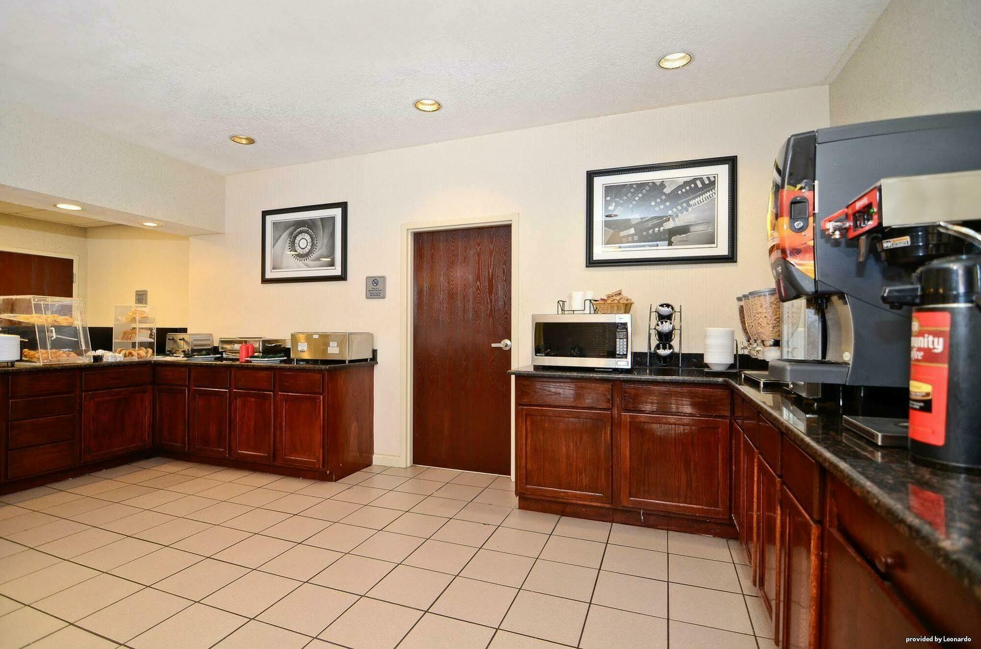 Quality Inn Airport I-240 Memphis Bagian luar foto